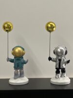 astronaut balloon holder - Image 3