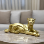 Sitting golden tiger - Image 2